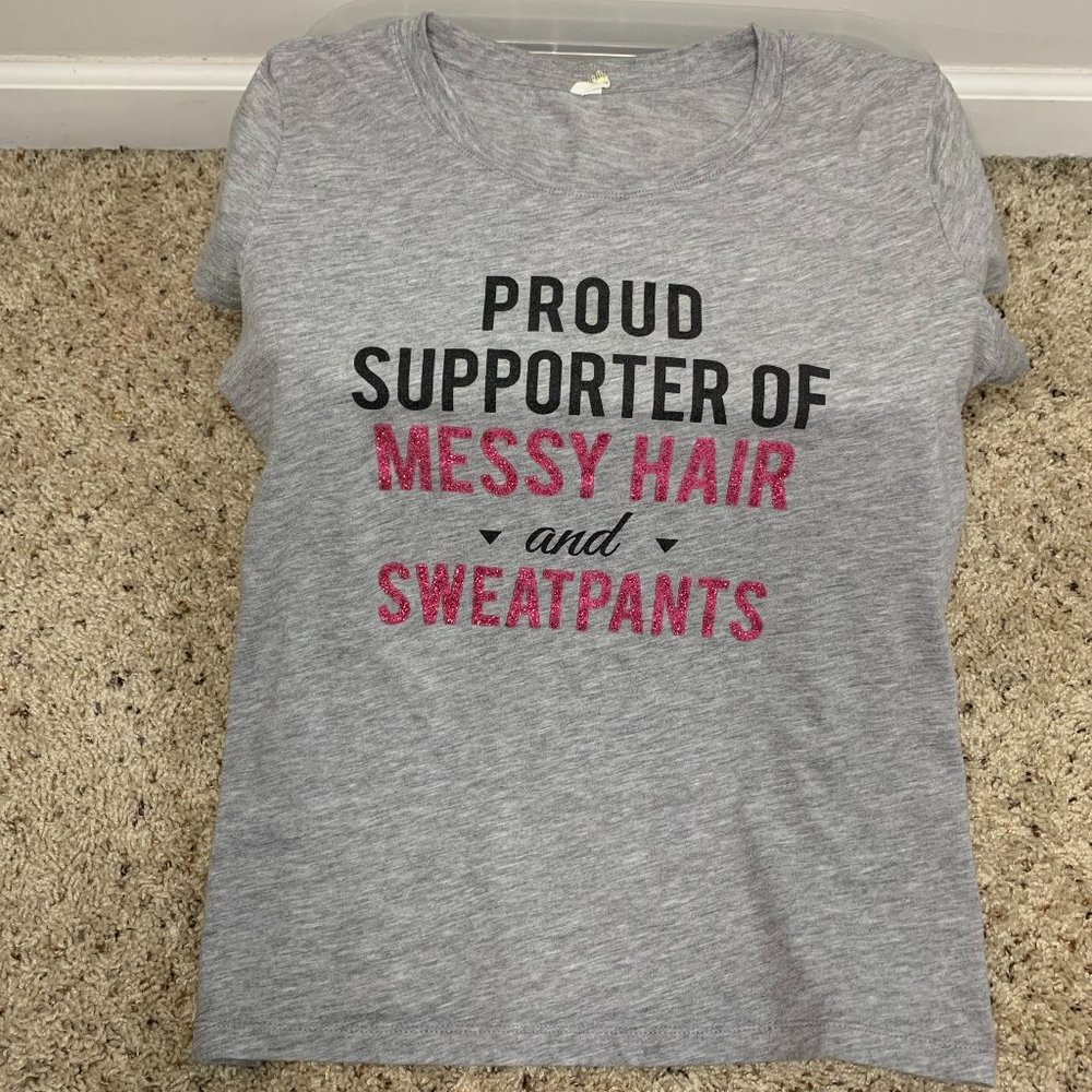 𝅺Proud supporter of messy hair and sweatpants short sleeve t-shirt